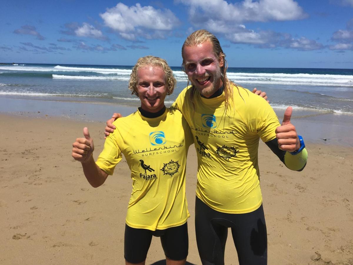 ラ・パレッド Wellenkind Surfschoolホステル エクステリア 写真