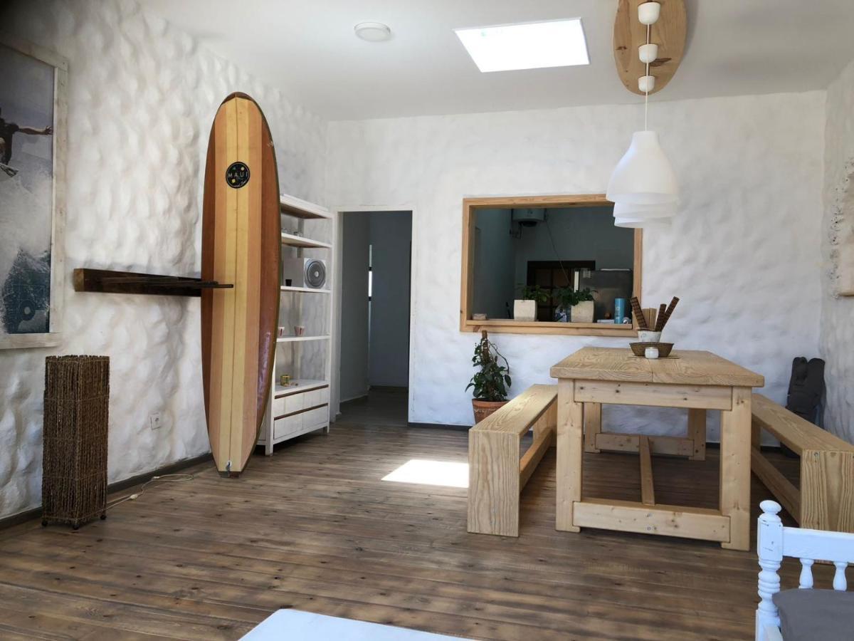 ラ・パレッド Wellenkind Surfschoolホステル エクステリア 写真